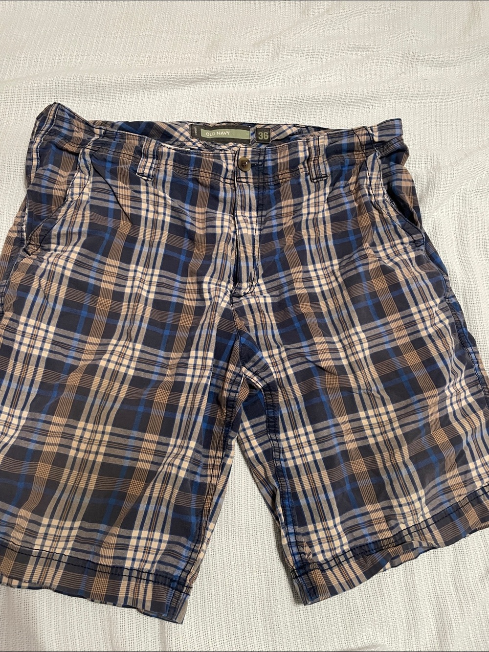 Old Navy Blue and Brown Plaid Flat-Front Men’s Shorts